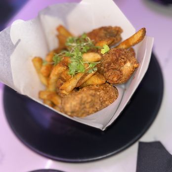 BLK SWAN - Chicken box - New American Near Me - Baltimore, Maryland