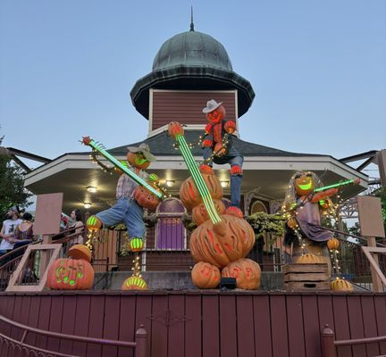 Kentucky Kingdom Theme & Water Park by null