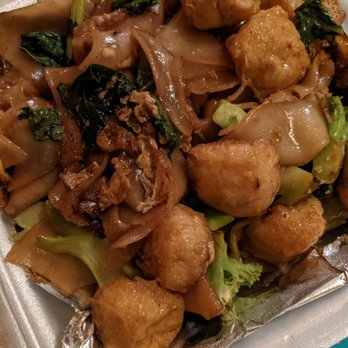 ThaiYada Restaurant - Tofu pad see ew - Thai Near Me - Rochester, New York