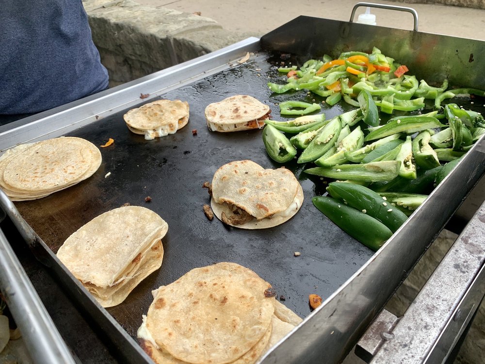 Bedollas Tacos Logo