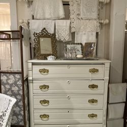 Just Like Home - Vintage textiles and unique furnishings