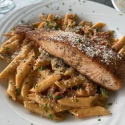Bella Notte - Penne a la vodka and salmon