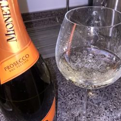 Liquor World Discount Wine & Liquors