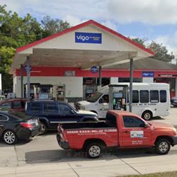 7 Days - Looks like a station/store/car wash from the 60s that has never been updated!