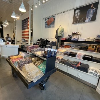 Lucky Brand - Men's Clothing Near Me - Albuquerque, New Mexico