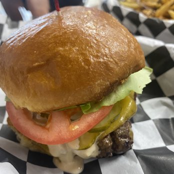 Ultimate Burger - Ultimate cheeseburger - Burgers Near Me - Kailua-Kona, Hawaii Ultimate Burger - Ultimate cheeseburger - Burgers Near Me - Kailua-Kona, Hawaii