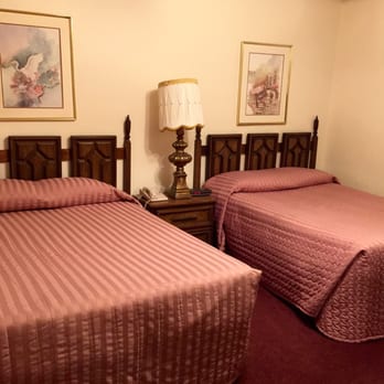 Sleepy Hollow Motel - #14 the family room - Hotels Near Me - Green River, Utah Sleepy Hollow Motel - #14 the family room - Hotels Near Me - Green River, Utah