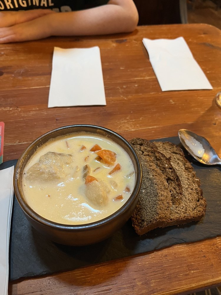 MERRY’S Updated June 2024 13 Photos & 20 Reviews Lower Main