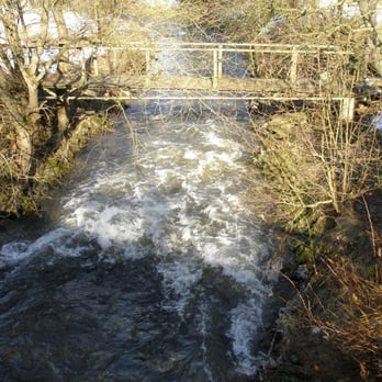 Wildenburg - Wirbelndes, schäumendes Wasser - Education Near Me - Hellenthal, NW