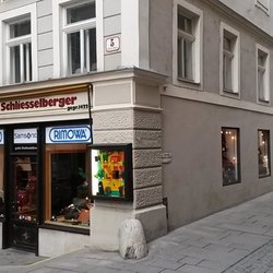 Lederhaus Schliesselberger - Lederhaus Schliesselberger in der Lederergasse 5, Salzburg