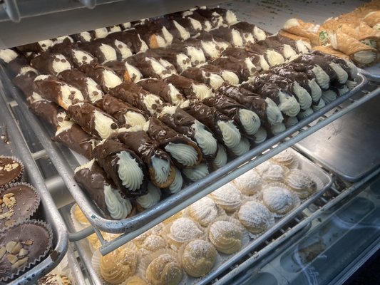 Zeppieri & Sons Italian Bakery by null