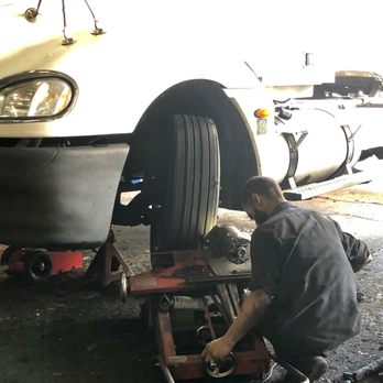 Spinning Wheels & Alignment - Tires Near Me - Homestead, Florida Spinning Wheels & Alignment - Tires Near Me - Homestead, Florida