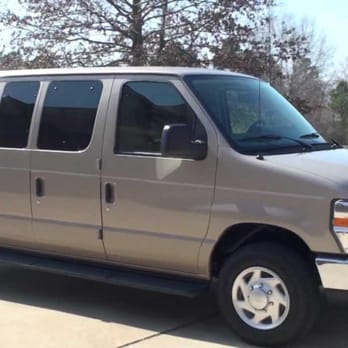 Noble Limo - Seats 10 passenger with luggage room for 10. Going to the Ship Piers or on a family vacation this vehicle is perfect! - Limos Near Me