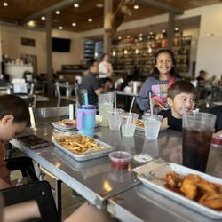 Roadhouse - Family friendly environment!