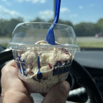Culver’s - My "2 Scoop Cup" with the same amount as a "1 Scoop Cup" - Fast Food Near Me - Wichita, Kansas Culver’s - My "2 Scoop Cup" with the same amount as a "1 Scoop Cup" - Fast Food Near Me - Wichita, Kansas