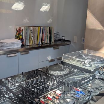 Postcard - Vinyl Set-up - Cafes Near Me - Chicago, Illinois