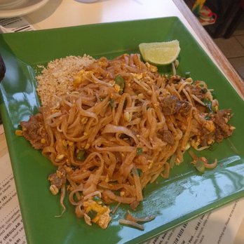 Bamboo - Beef pad thai - Laotian Near Me - Milwaukee, Wisconsin Bamboo - Beef pad thai - Laotian Near Me - Milwaukee, Wisconsin