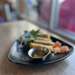 Seafood Egg Rolls / Chả Giò Hải Sản