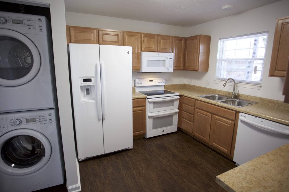 EAGLE CREEK COURT APARTMENTS Updated June 2024 12 Photos 2148