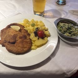 Windmühle Ost - Schnitzel, potato salad, and creamy cabbage