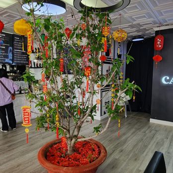 Cafes Quan - Entering store - Coffee & Tea Near Me - San Jose, California