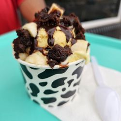 Crunchtown Ice Cream & Cereal Bar - Brownie bites, bananas, and banana pudding ice cream with chocolate drizzle