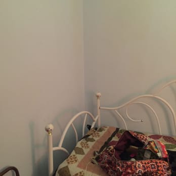 Society Hill Hotel - The second bed. Super wonky and bizarre. - Hotels Near Me - Philadelphia, Pennsylvania