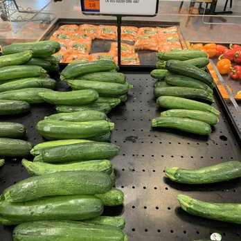 Giant - Zukes ready for composting at the Lynnwood Square Giant - Grocery Near Me - Elkridge, Maryland