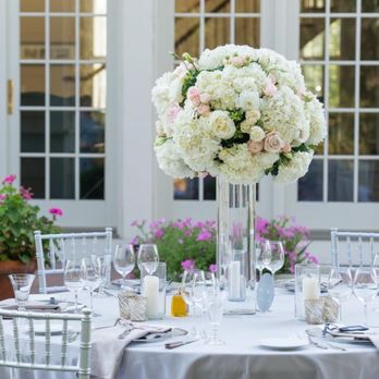 Wine Country Wedding Flowers - Table florals - Floral Designers Near Me Wine Country Wedding Flowers - Table florals - Floral Designers Near Me
