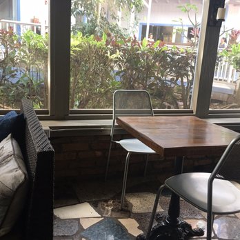 Coffee Gallery - Sun room seating area - Coffee & Tea Near Me - Haleiwa, Hawaii