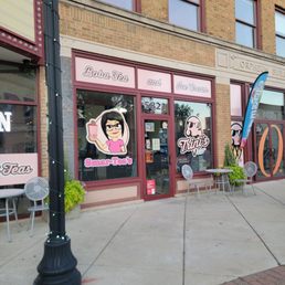 Exterior outside entrance of Trini's Ice Cream Shoppe - Kenosha, Wisconsin Exterior outside entrance of Trini's Ice Cream Shoppe - Kenosha, Wisconsin