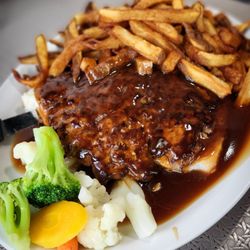 Angelique's Family Restaurant - Hot hamburger