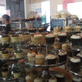 Georgetown Cupcake - Cupcakes Near Me - Washington, DC, District of Columbia