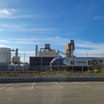 UC Berkeley Public Parking Lot - Asphalt Factory next door, train passing by - Parking Near Me - Berkeley, California UC Berkeley Public Parking Lot - Asphalt Factory next door, train passing by - Parking Near Me - Berkeley, California
