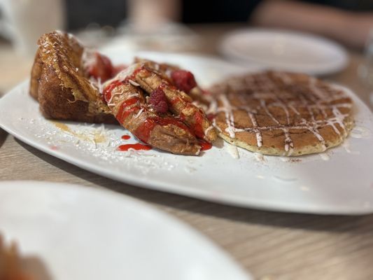 Broken Yolk Cafe by null