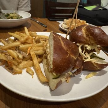 PinPoint Restaurant - Chicken Sandwich - New American Near Me - Wilmington, North Carolina