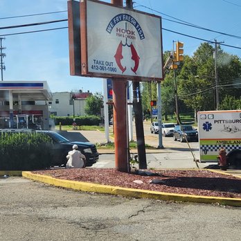 Hook Fish & Chicken - Signage - Chicken Wings Near Me - Pittsburgh, Pennsylvania