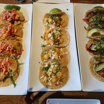 La Mesa Modern Mexican - Mexican Near Me - St. Charles, Illinois