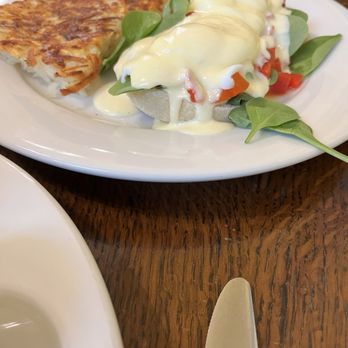 Crescent Cafe - Florentine Benedict - Coffee & Tea Near Me - McMinnville, Oregon