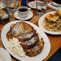 Meli Cafe & Juice Bar - Traditional Challah French Toast