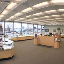 DBK Family Jewelers - The bright entrance of the store