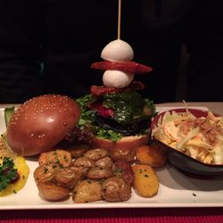 Zermatt Yacht Club - Roasted vegetable burger