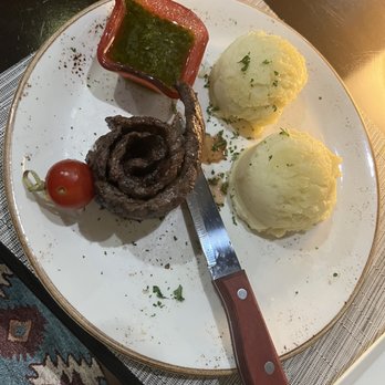 Hilton Miami Downtown - Churrasco and garlic mashed potatoes - Hotels Near Me - Miami, Florida Hilton Miami Downtown - Churrasco and garlic mashed potatoes - Hotels Near Me - Miami, Florida