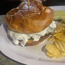 Hotel Bar and Grill - Bacon blu burger