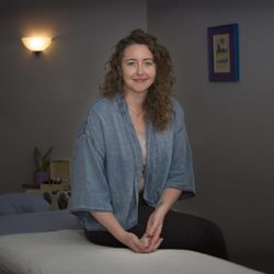 Lakes Holistic Care - Rachel Mcintosh - Massage Alchemist