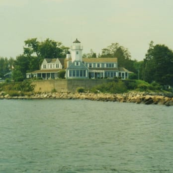 Popular Point Lighthouse - Wonderful piece of property - Landmarks & Historical Buildings Near Me - North Kingstown, Rhode Island