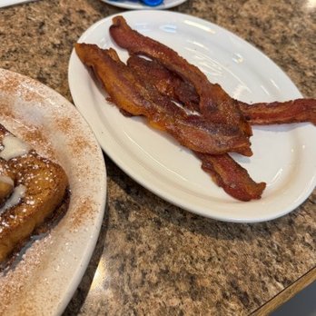 Briana's Pancake Cafe Restaurant - Breakfast & Brunch Near Me - South Elgin, Illinois