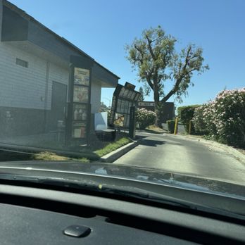 Carl's Jr - Pulling in.... - Burgers Near Me - Clovis, California