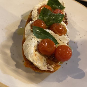 Jamie´s Italian - Bruschetta - too much cheese spread - Italian Near Me - Lisbon, 11 Jamie´s Italian - Bruschetta - too much cheese spread - Italian Near Me - Lisbon, 11