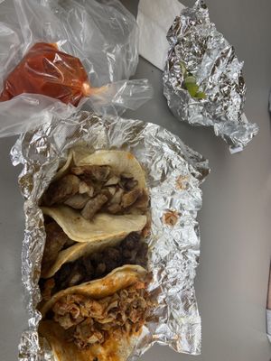 El Paisa Taqueria by null